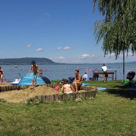 Holiday Home Balatonmariafurdo, Somogy 1 Balatonkeresztur Bagian luar foto