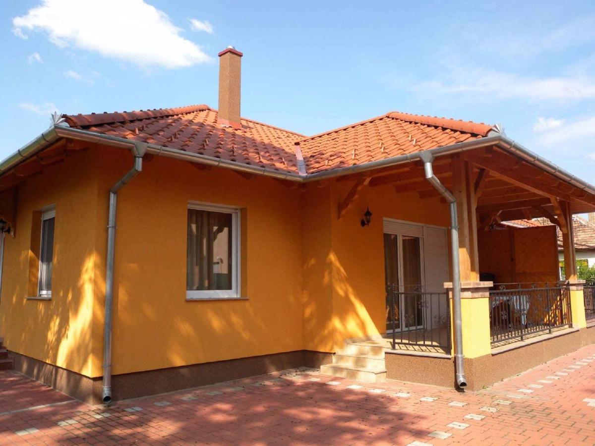 Holiday Home Balatonmariafurdo, Somogy 1 Balatonkeresztur Bagian luar foto