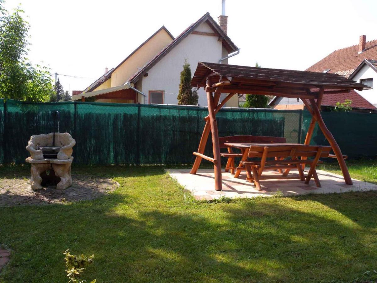 Holiday Home Balatonmariafurdo, Somogy 1 Balatonkeresztur Bagian luar foto